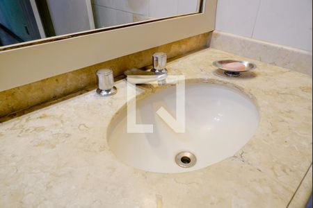 Apartamento à venda com 160m², 5 quartos e 3 vagas Apartamento à venda com 160m², 5 quartos e 3 vagasBanheiro Suíte 2