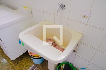 Apartamento à venda com 160m², 5 quartos e 3 vagas Apartamento à venda com 160m², 5 quartos e 3 vagasÁrea de Serviço