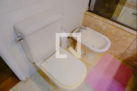 Apartamento à venda com 160m², 5 quartos e 3 vagas Apartamento à venda com 160m², 5 quartos e 3 vagasBanheiro Suíte 2