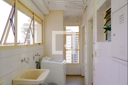 Apartamento à venda com 160m², 5 quartos e 3 vagas Apartamento à venda com 160m², 5 quartos e 3 vagasÁrea de Serviço