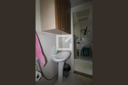 Apartamento à venda com 123m², 3 quartos e 2 vagasBanheiro de Serviço