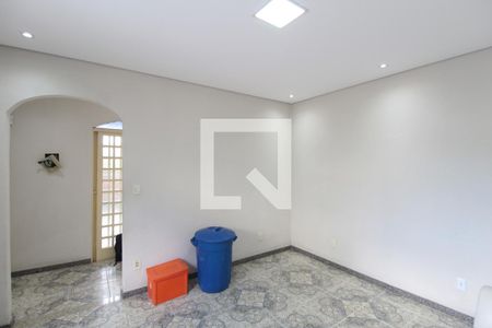Sala de casa para alugar com 3 quartos, 458m² em Maria Helena (justinópolis), Belo Horizonte