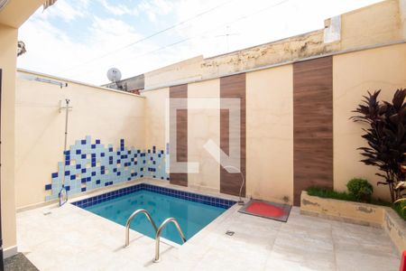 Casa à venda com 180m², 3 quartos e 3 vagasPiscina