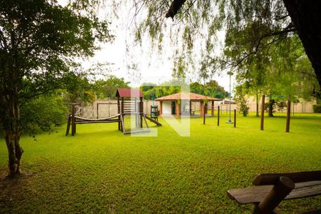 Casa de condomínio à venda com 310m², 4 quartos e 4 vagas Casa de condomínio à venda com 310m², 4 quartos e 4 vagasÁrea comum - Playground