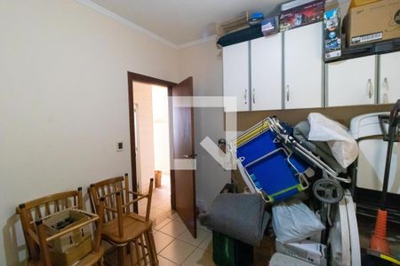 Casa de condomínio à venda com 310m², 4 quartos e 4 vagas Casa de condomínio à venda com 310m², 4 quartos e 4 vagasQuarto de Serviço