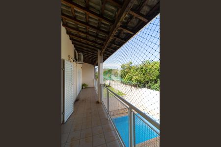 Casa de condomínio à venda com 310m², 4 quartos e 4 vagas Casa de condomínio à venda com 310m², 4 quartos e 4 vagasSacada das Suítes 01 e 02