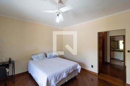 Casa de condomínio à venda com 310m², 4 quartos e 4 vagas Casa de condomínio à venda com 310m², 4 quartos e 4 vagasSuíte 01