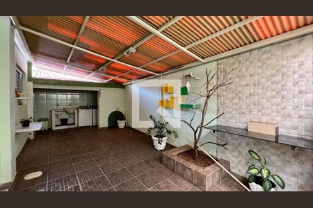 Casa à venda com 284m², 4 quartos e 3 vagas Casa à venda com 284m², 4 quartos e 3 vagasÁrea externa 1