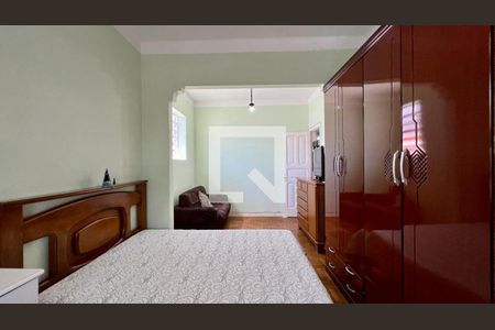 Casa à venda com 284m², 4 quartos e 3 vagas Casa à venda com 284m², 4 quartos e 3 vagasQuarto 1