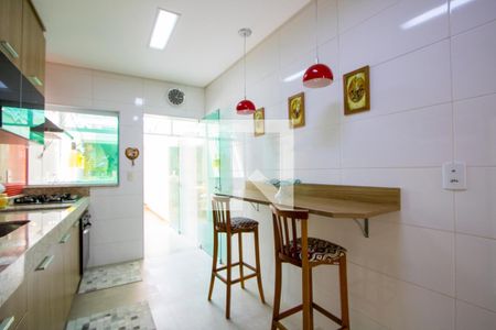 Casa à venda com 162m², 3 quartos e 3 vagasCozinha