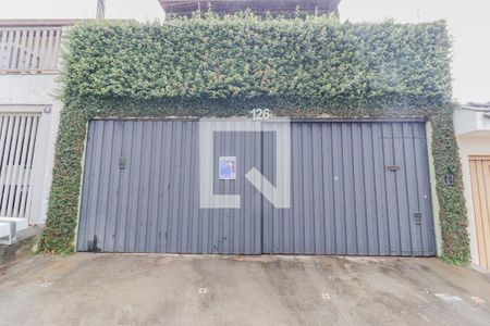 Casa à venda com 199m², 4 quartos e 4 vagas Casa à venda com 199m², 4 quartos e 4 vagasFachada