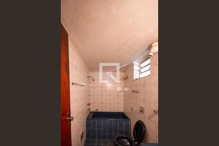 Casa à venda com 186m², 3 quartos e 3 vagas Casa à venda com 186m², 3 quartos e 3 vagasBanheiro do Quintal