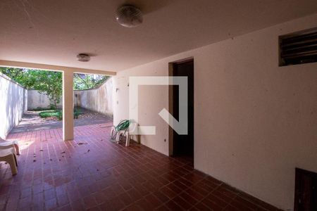 Casa à venda com 186m², 3 quartos e 3 vagas Casa à venda com 186m², 3 quartos e 3 vagasQuintal