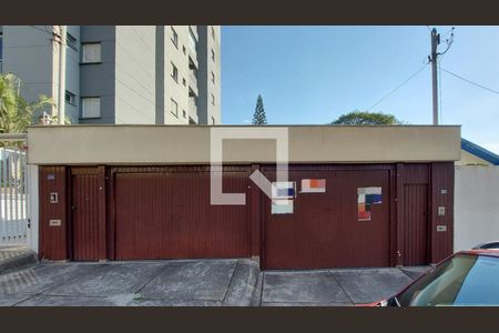 Casa à venda com 186m², 3 quartos e 3 vagas Casa à venda com 186m², 3 quartos e 3 vagasFachada