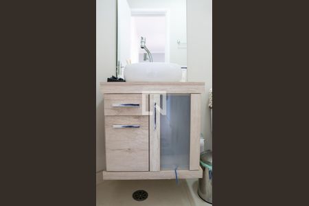 Apartamento à venda com 45m², 2 quartos e 1 vaga Apartamento à venda com 45m², 2 quartos e 1 vagaBanheiro