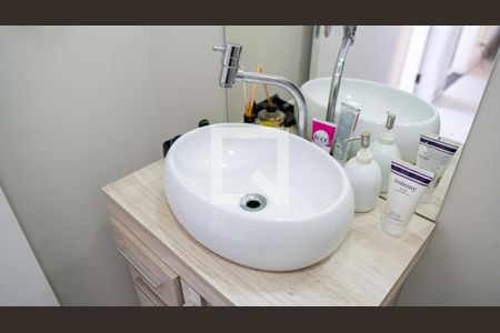 Apartamento à venda com 45m², 2 quartos e 1 vaga Apartamento à venda com 45m², 2 quartos e 1 vagaBanheiro