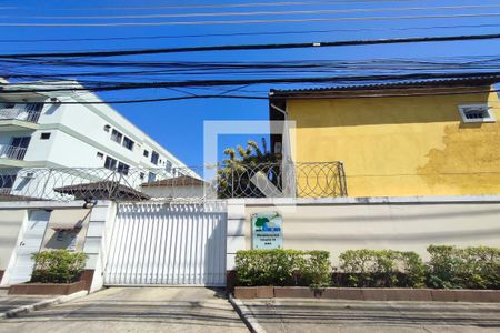 Casa de condomínio à venda com 89m², 4 quartos e 1 vagaFachada