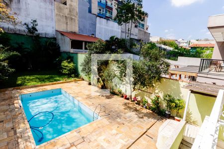 Casa à venda com 420m², 3 quartos e 8 vagasQuintal