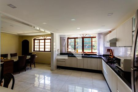 Casa à venda com 420m², 3 quartos e 8 vagasCozinha