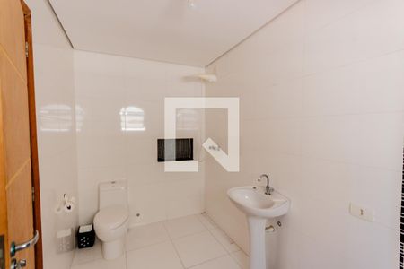 Casa à venda com 420m², 3 quartos e 8 vagasBanheiro da Suíte 2