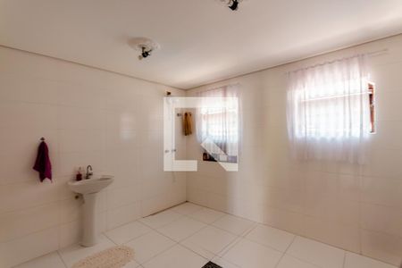 Casa à venda com 420m², 3 quartos e 8 vagasBanheiro da Suíte 1