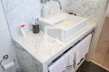 Apartamento à venda com 150m², 2 quartos e 2 vagas Apartamento à venda com 150m², 2 quartos e 2 vagasBanheiro da Suíte