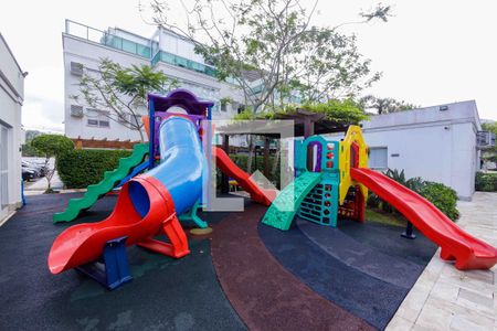 Apartamento à venda com 140m², 3 quartos e 2 vagas Apartamento à venda com 140m², 3 quartos e 2 vagasÁrea Comum Playground