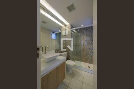 Apartamento à venda com 140m², 3 quartos e 2 vagas Apartamento à venda com 140m², 3 quartos e 2 vagasBanheiro