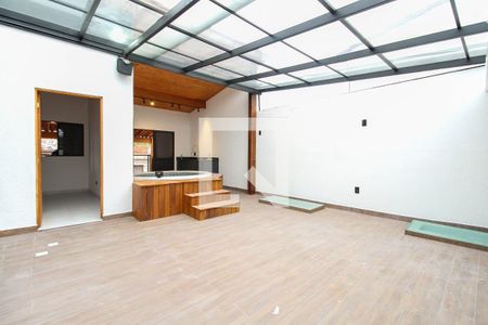 Casa à venda com 135m², 4 quartos e 1 vaga Casa à venda com 135m², 4 quartos e 1 vagaSpa