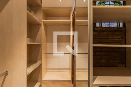 Apartamento à venda com 180m², 3 quartos e 2 vagasCloset