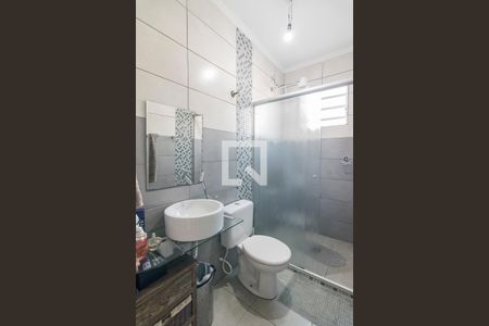 Casa à venda com 170m², 3 quartos e 5 vagasBanheiro do Quarto 1 