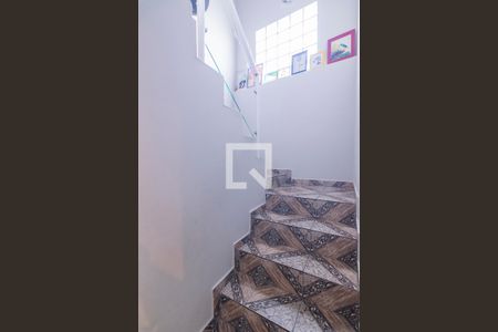 Casa à venda com 170m², 3 quartos e 5 vagasEscada