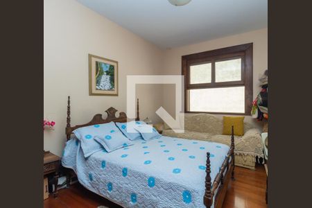 Casa à venda com 374m², 5 quartos e 4 vagasQuarto 2