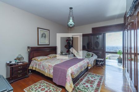 Casa à venda com 374m², 5 quartos e 4 vagasQuarto 5