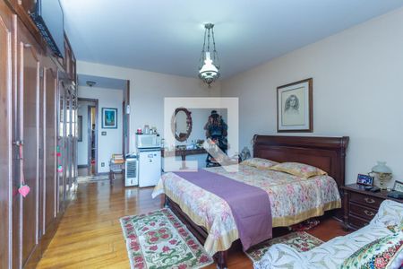 Casa à venda com 374m², 5 quartos e 4 vagasQuarto 5