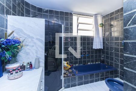 Casa à venda com 374m², 5 quartos e 4 vagasBanheiro