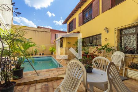 Casa à venda com 374m², 5 quartos e 4 vagasÁrea comum