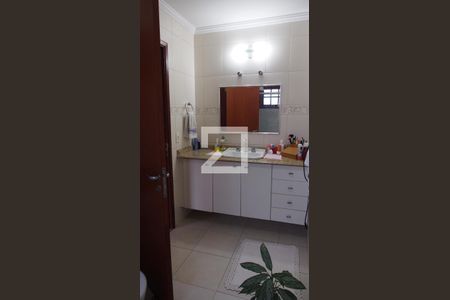 Casa à venda com 178m², 3 quartos e 2 vagasBanheiro da Suíte