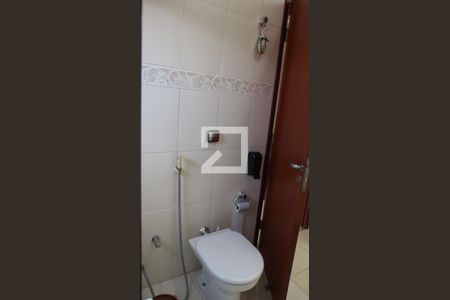 Casa à venda com 178m², 3 quartos e 2 vagasBanheiro da Suíte