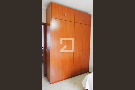 Casa à venda com 178m², 3 quartos e 2 vagasQuarto 2