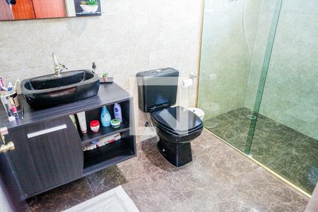 Casa à venda com 176m², 3 quartos e 4 vagas Casa à venda com 176m², 3 quartos e 4 vagasBanheiro