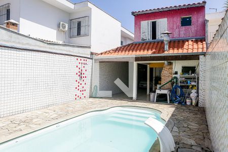 Casa à venda com 176m², 3 quartos e 4 vagas Casa à venda com 176m², 3 quartos e 4 vagasPiscina