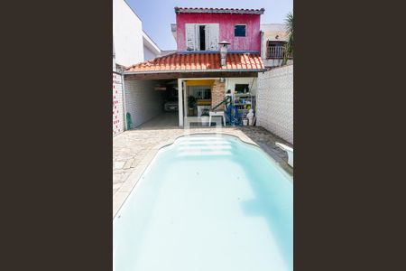 Casa à venda com 176m², 3 quartos e 4 vagas Casa à venda com 176m², 3 quartos e 4 vagasPiscina