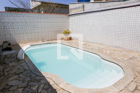 Casa à venda com 176m², 3 quartos e 4 vagas Casa à venda com 176m², 3 quartos e 4 vagasPiscina