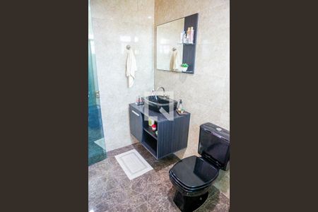 Casa à venda com 176m², 3 quartos e 4 vagas Casa à venda com 176m², 3 quartos e 4 vagasBanheiro