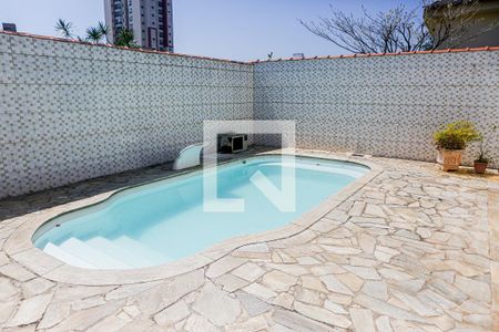 Casa à venda com 176m², 3 quartos e 4 vagas Casa à venda com 176m², 3 quartos e 4 vagasPiscina