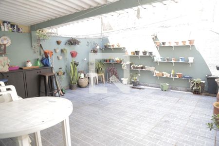 Casa à venda com 136m², 3 quartos e 2 vagasQuintal