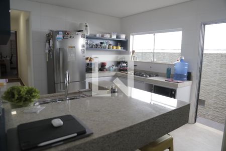 Casa à venda com 136m², 3 quartos e 2 vagasCozinha