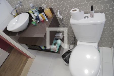 Casa à venda com 136m², 3 quartos e 2 vagasBanheiro da Suíte