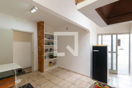 Casa à venda com 250m², 4 quartos e 2 vagas Casa à venda com 250m², 4 quartos e 2 vagasCozinha